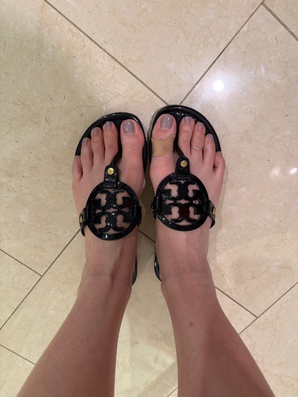 Authentic Tory Burch Black Patent Logo Thong Sandals